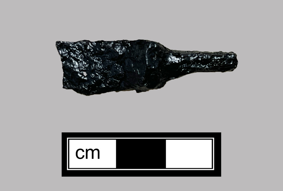 Image of iron knife.