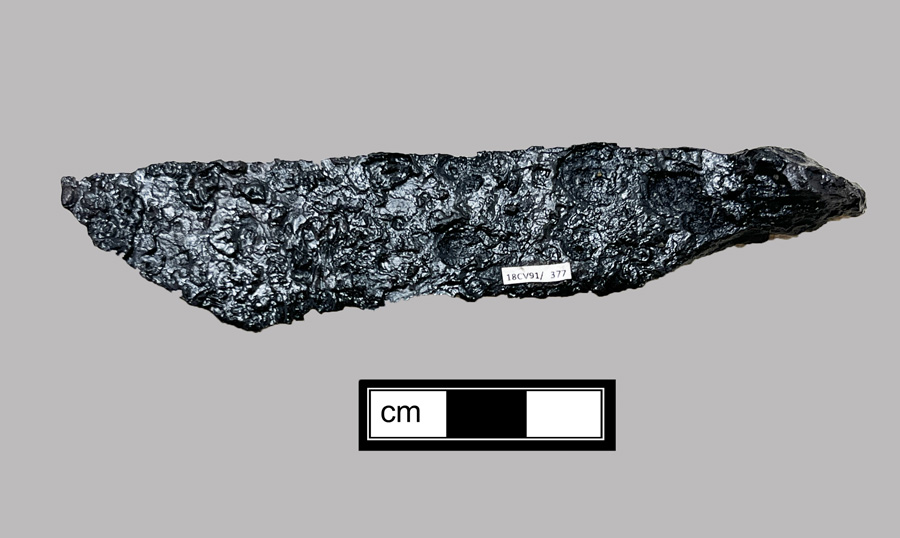 Image of iron knife.