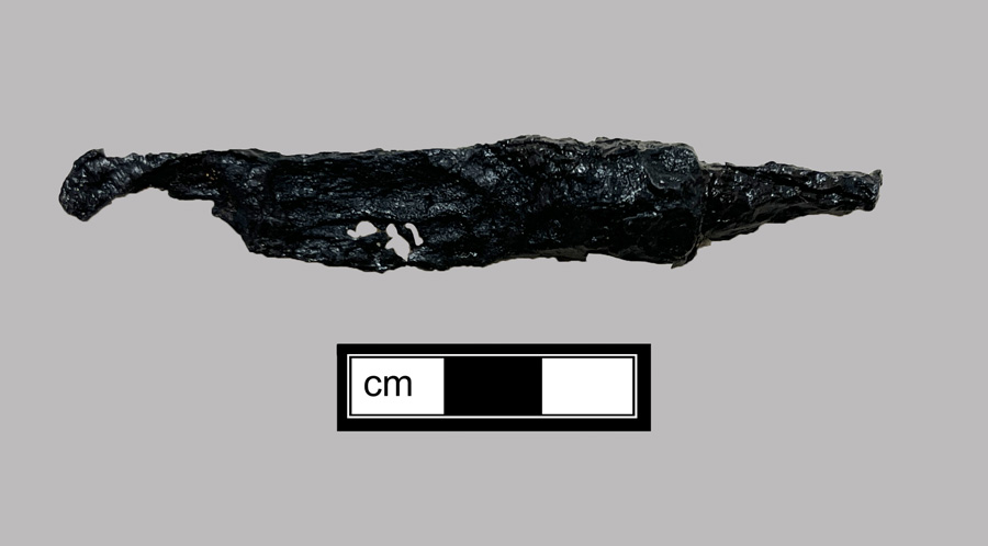 Image of iron knife.