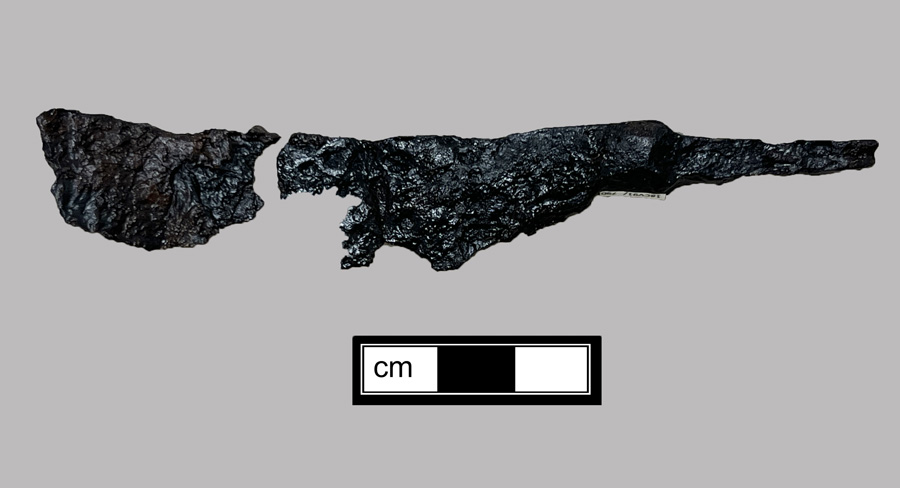 Image of iron knife.