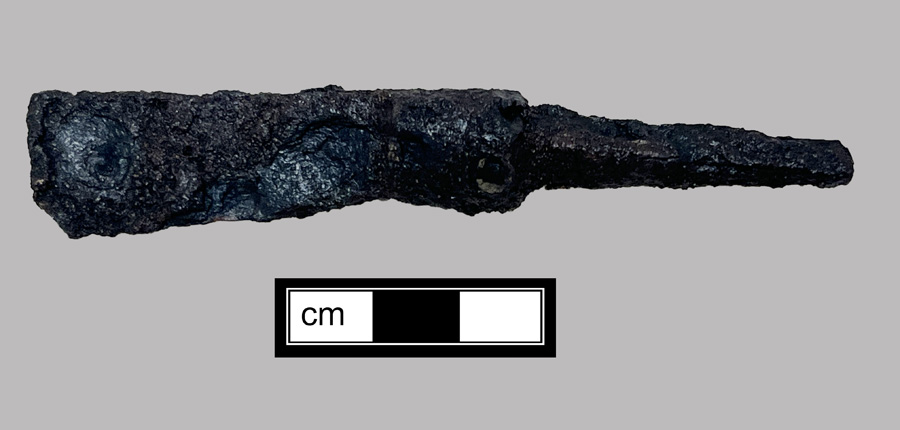 Image of iron knife.