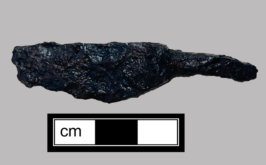Image of iron knife.