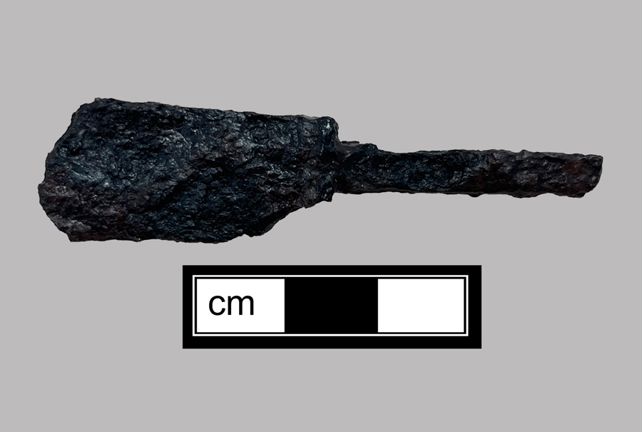 Image of iron knife.