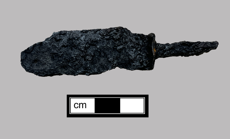 Image of iron knife.