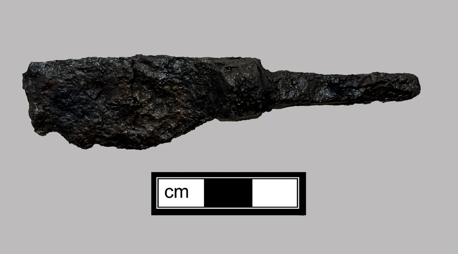 Image of iron knife.
