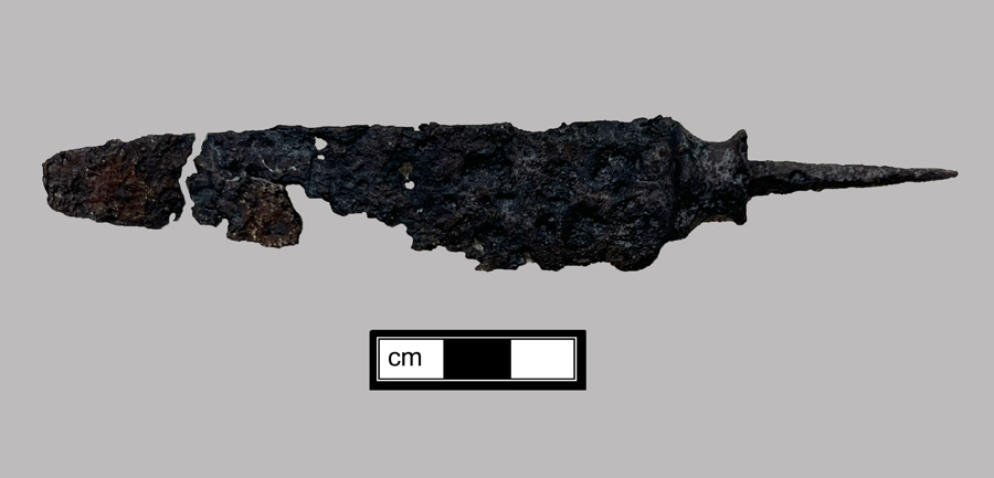Image of iron knife.