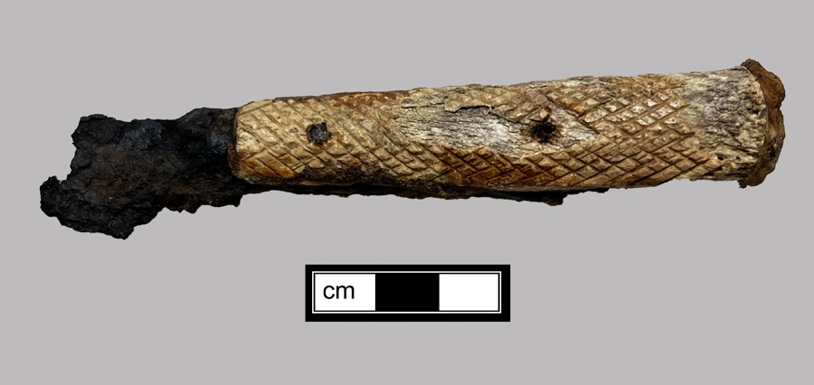 Image of iron knife.