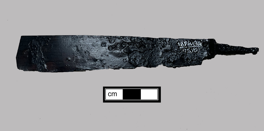 Image of iron knife.