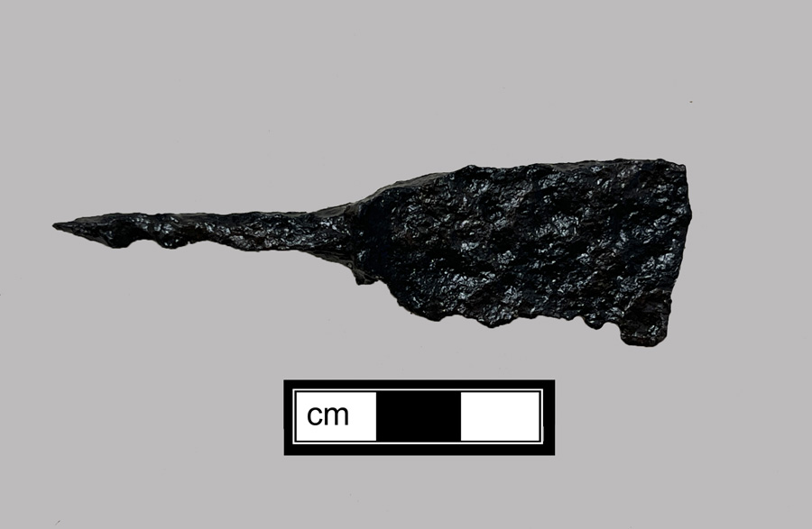 Image of iron knife.