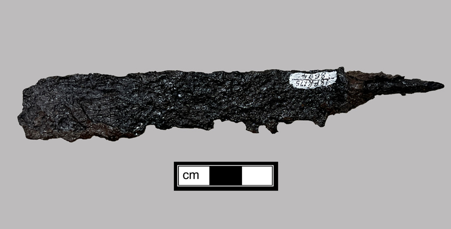 Image of iron knife.