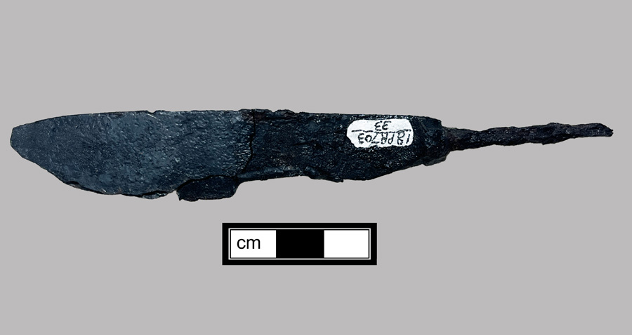 Image of iron knife.
