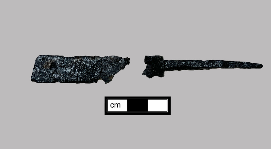 Image of iron knife.