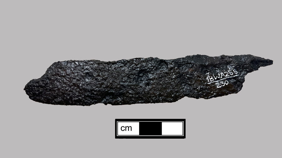 Image of iron knife.