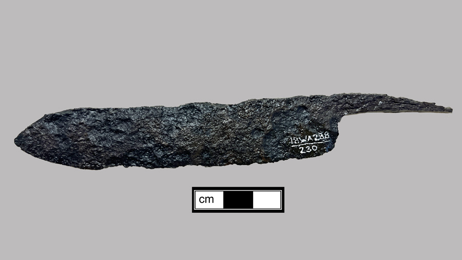Image of iron knife.