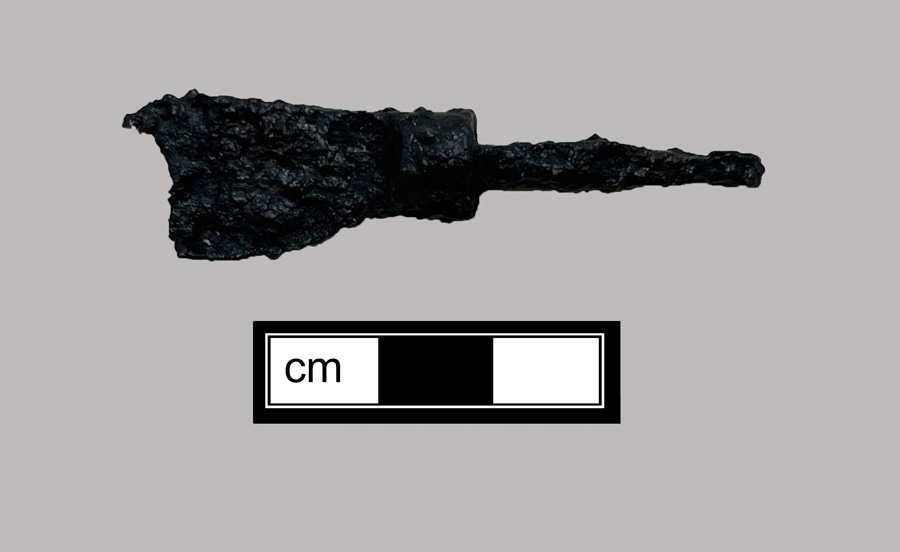 Image of iron knife.