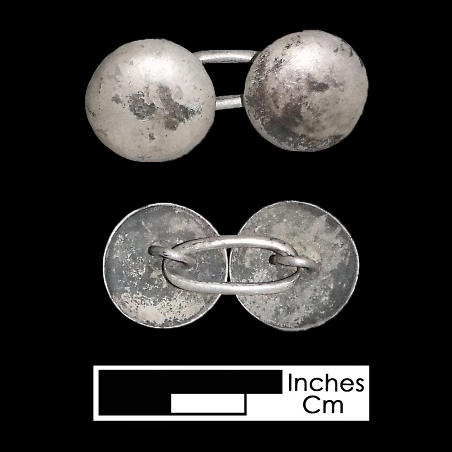 Image of silver linked button.