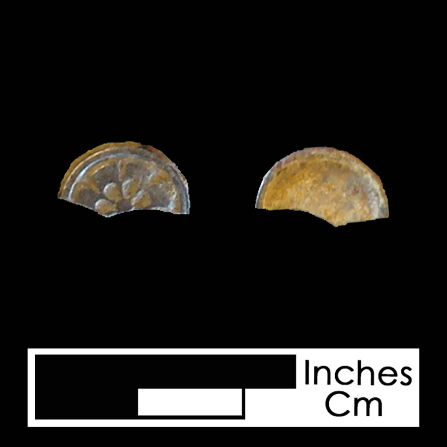 Image of silver linked button.