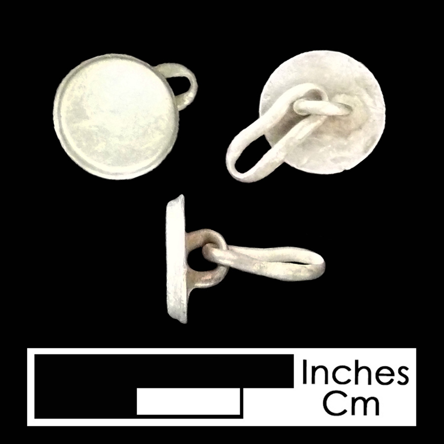 Image of silver linked button.