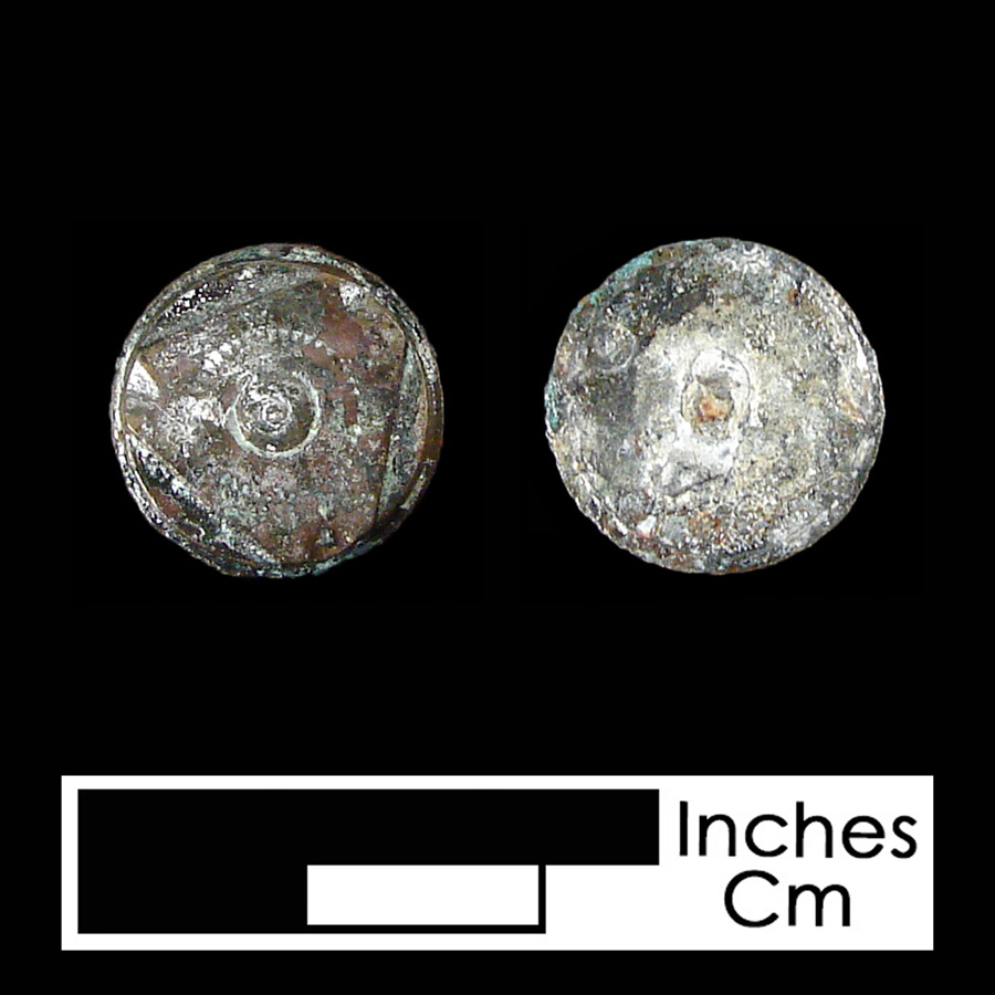 Image of copper alloy/pewter linked button.