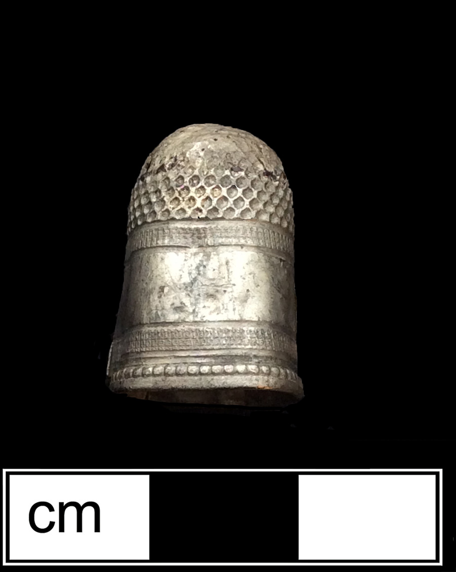 Image of silver thimble, deep drawn, hexagonal knurlings, dotted crown knurlings, 19th century.
