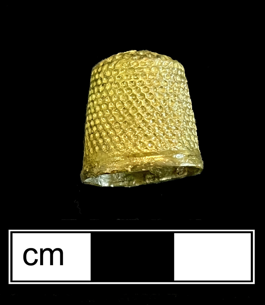 Image of copper alloy thimble, cast, hexagonal knurlings, waffle crown knurlings.