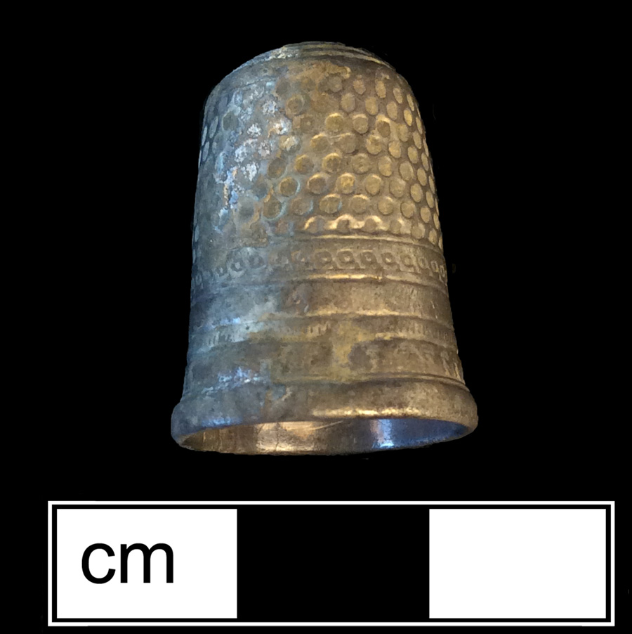 Image of silver thimble, hexagonal knurlings, dotted crown knurlings, 19th century.
