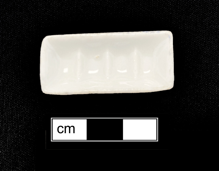 Image of European hard-paste porcelain toy soap dish.