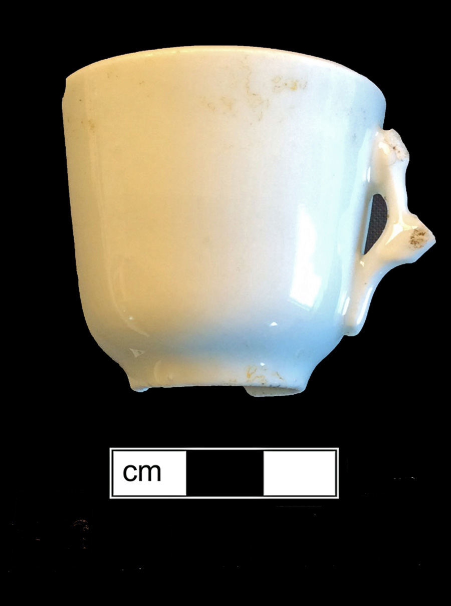 Image of European hard-paste porcelain toy mug.