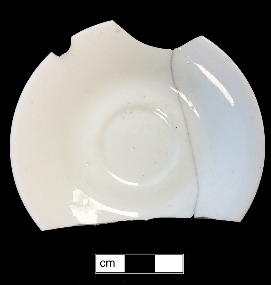 Image of European hard-paste porcelain toy saucer.