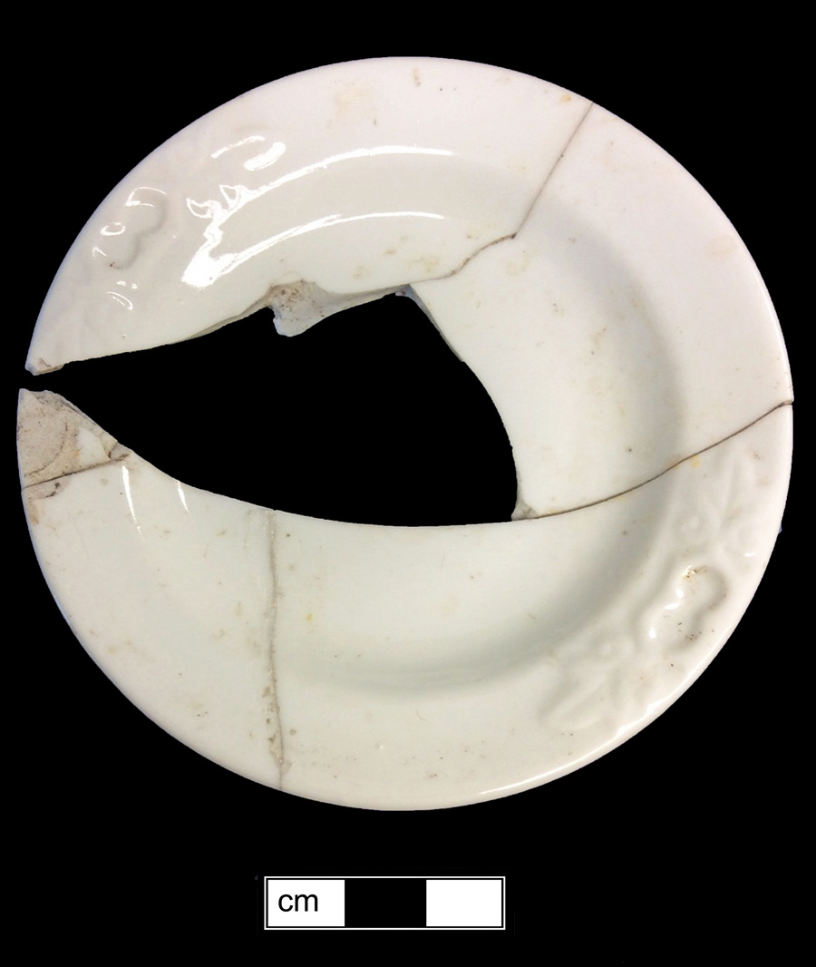 Image of European hard-paste porcelain toy plate.