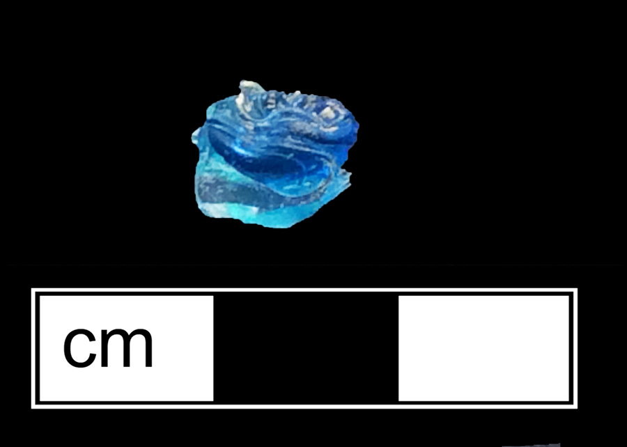 Image of colored glass romer, hot glass decoration, Facon de Venise glass.