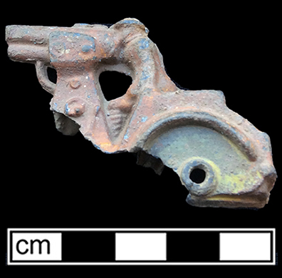 Cast lead alloy WW1 soldier manning a large gun, from 18PR982.